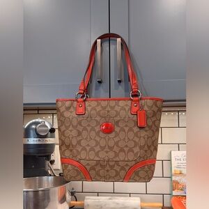 Coach Peyton F18917 Signature Coated Canvas Patent Leather Trim Tote